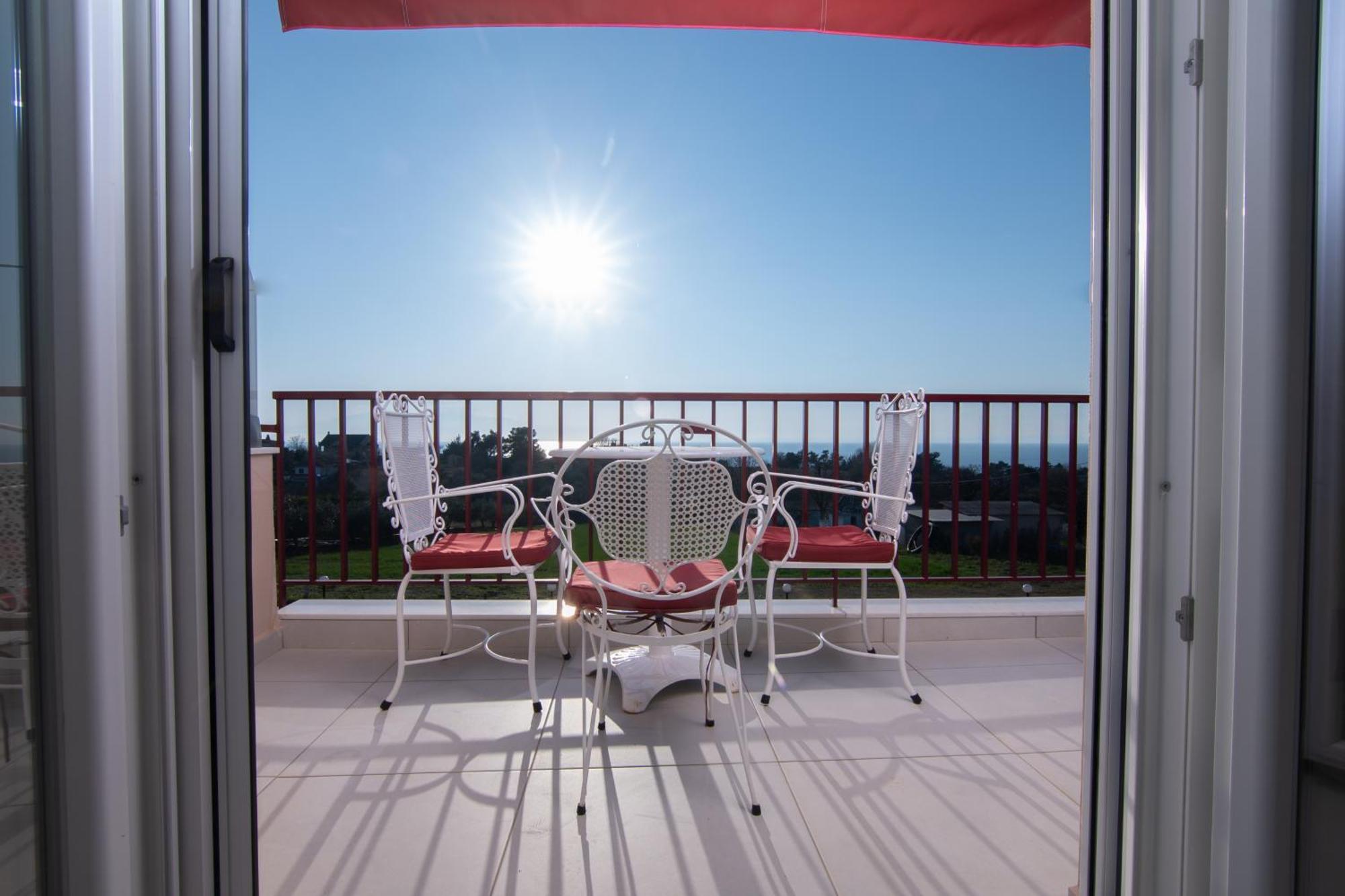 Olea Apartments Palioura Epanomi Luaran gambar